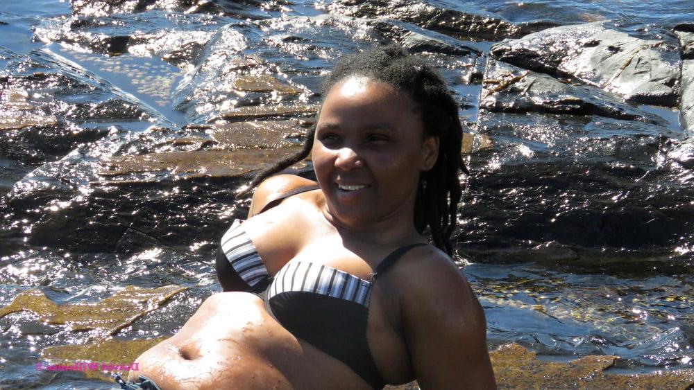 25P South Africa - Girls posing 18