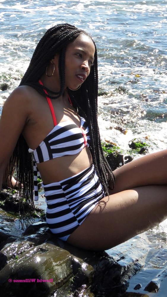 15P South Africa - Girls posing 17