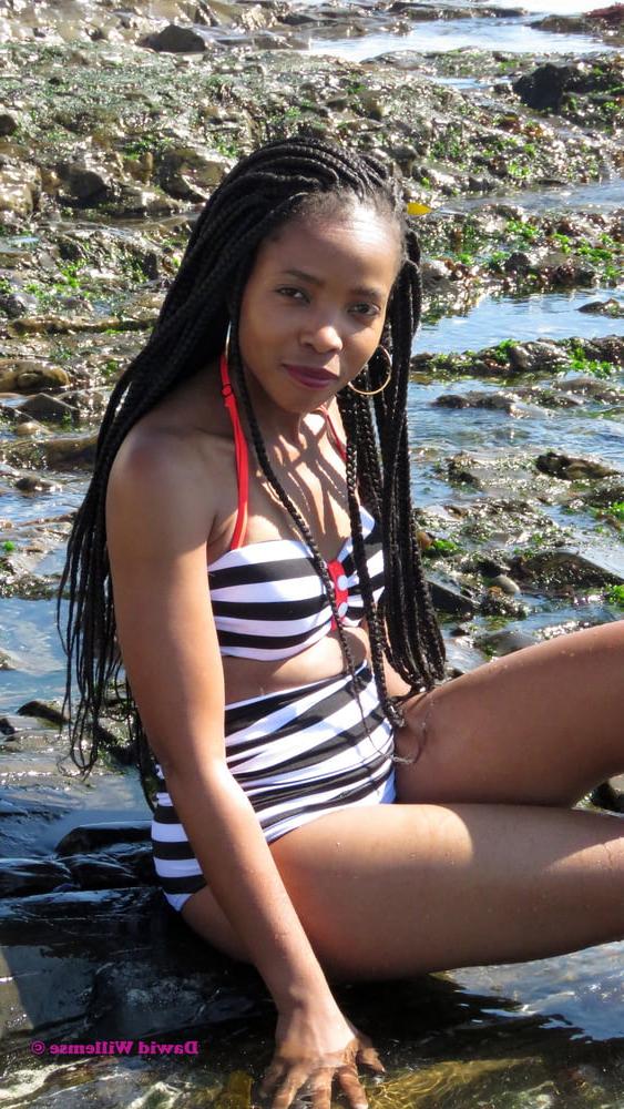 15P South Africa - Girls posing 17