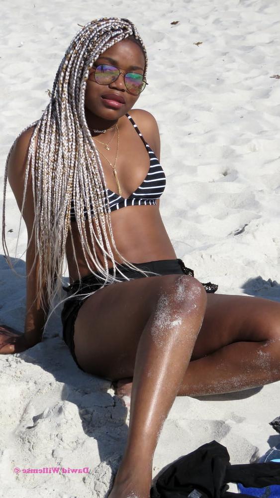 17P South Africa - Girls posing 19