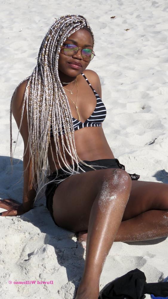 17P South Africa - Girls posing 19