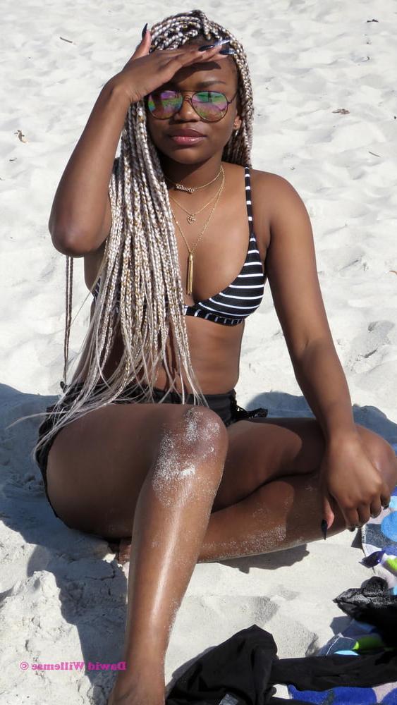 17P South Africa - Girls posing 19