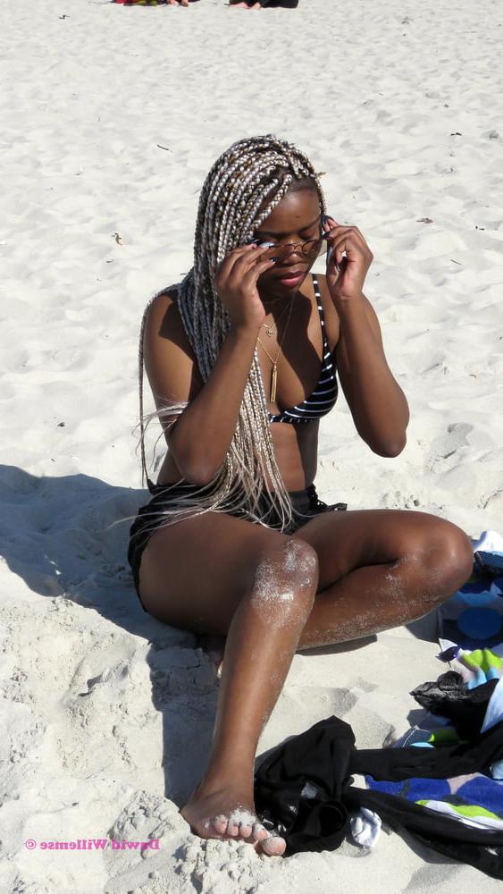 17P South Africa - Girls posing 19