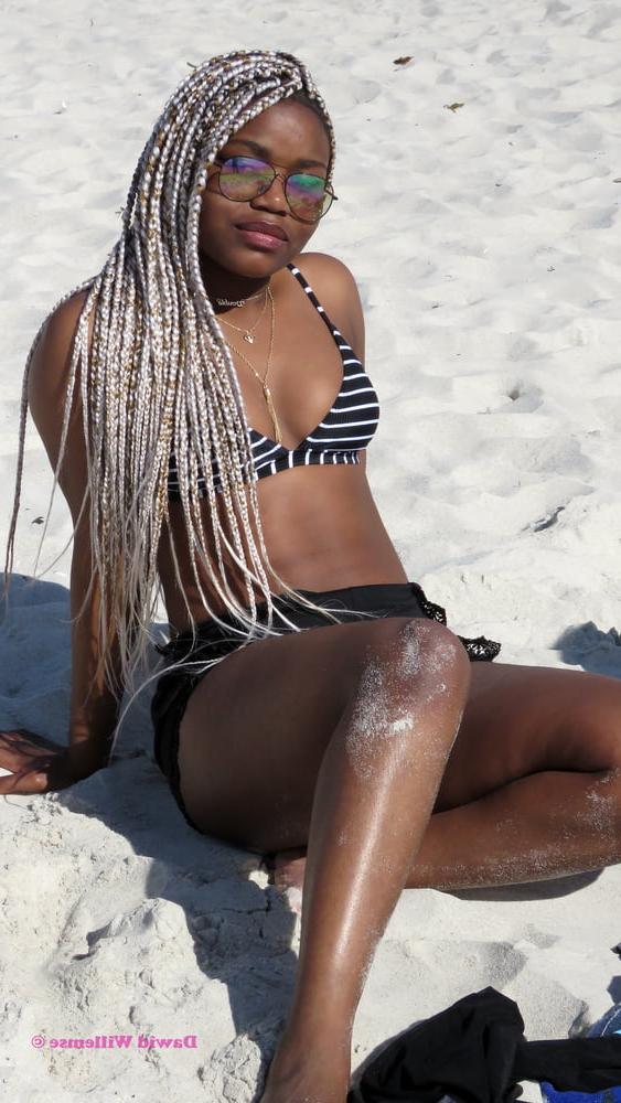 17P South Africa - Girls posing 19
