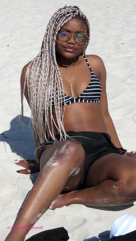 17P South Africa - Girls posing 19