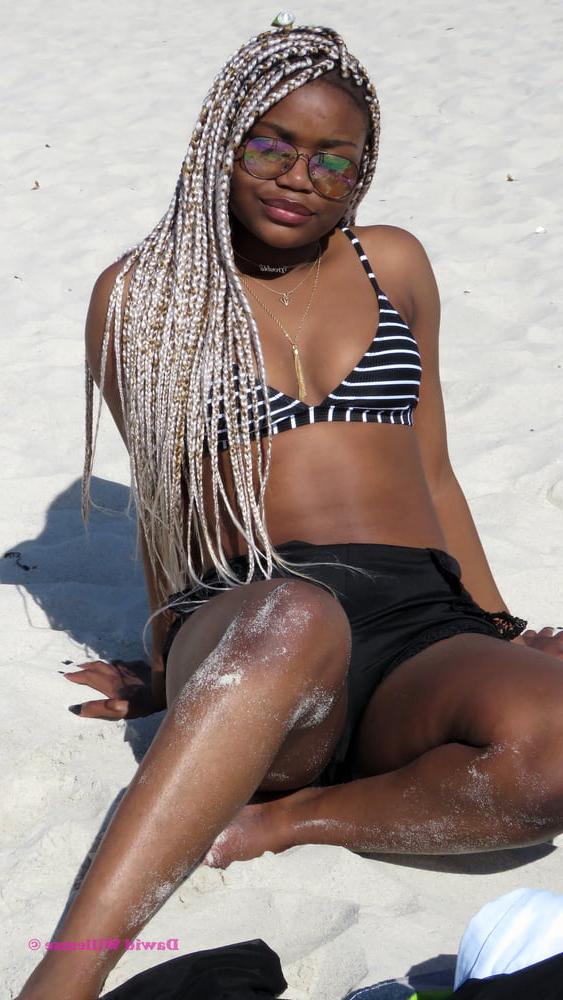 17P South Africa - Girls posing 19