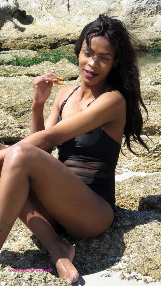 25P South Africa - Girls Posing 14