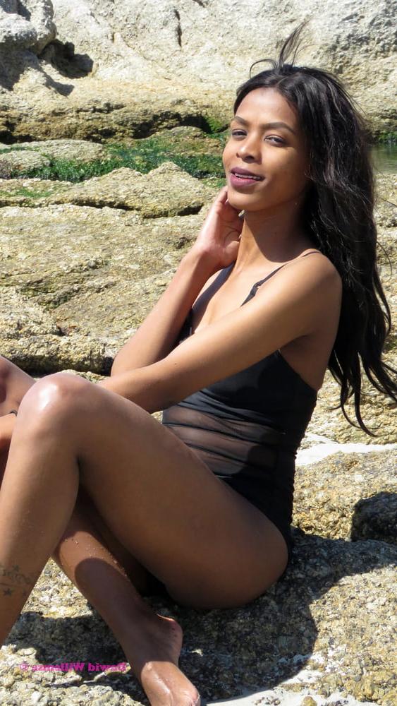 25P South Africa - Girls Posing 14