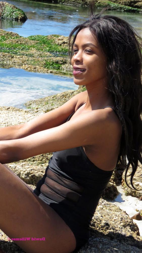 25P South Africa - Girls Posing 14