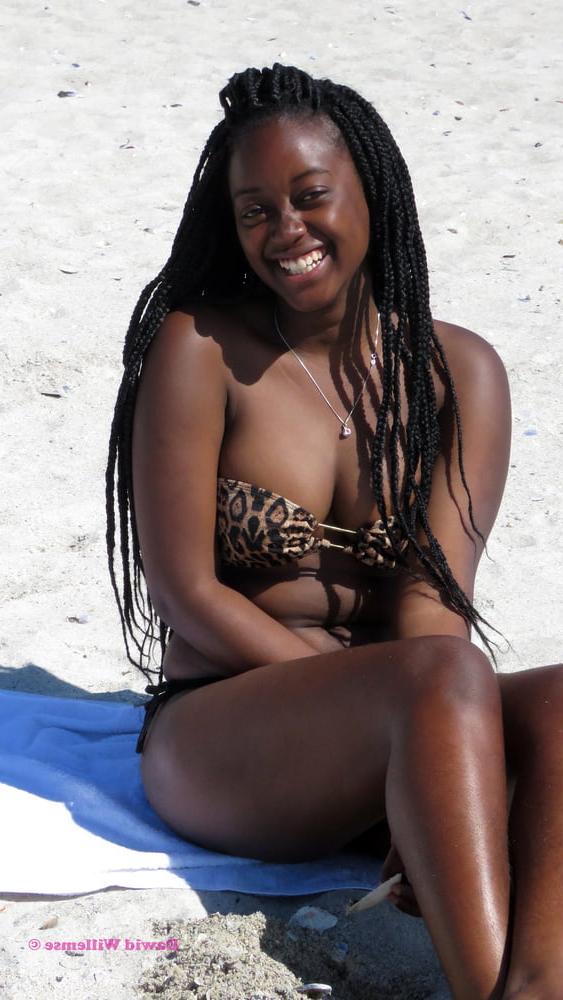 22P South Africa - Girls posing 16