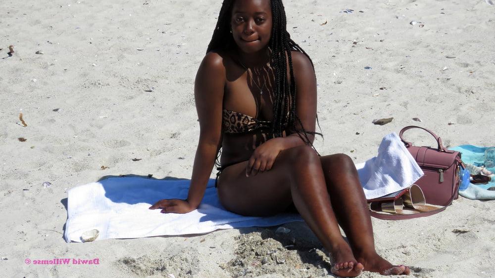 22P South Africa - Girls posing 16