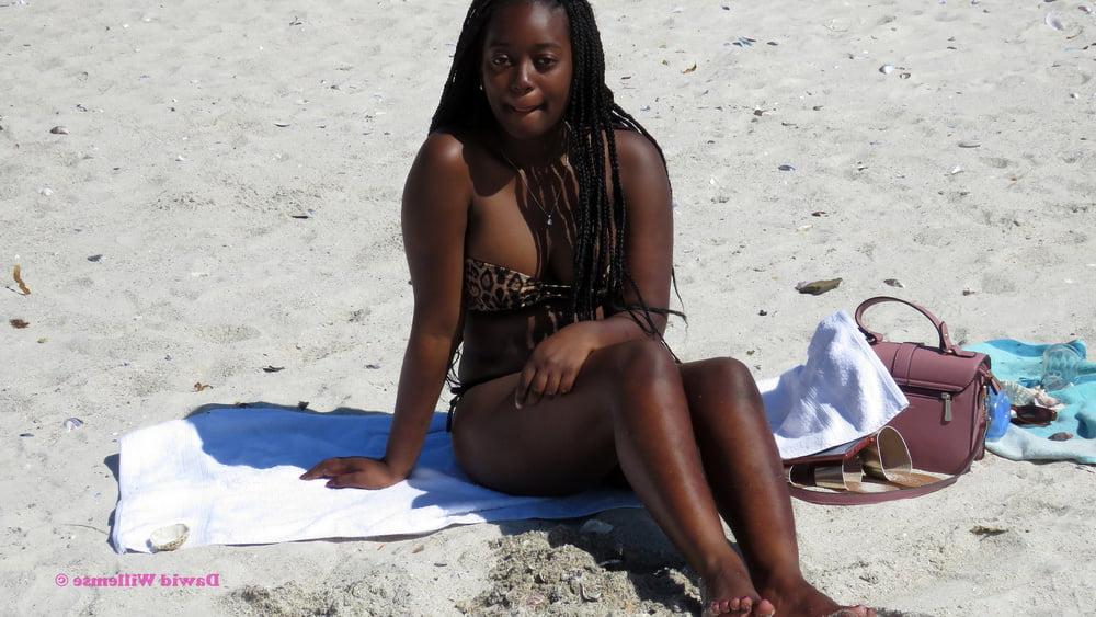 22P South Africa - Girls posing 16