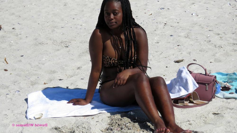 22P South Africa - Girls posing 16