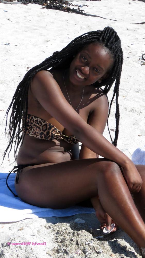 22P South Africa - Girls posing 16