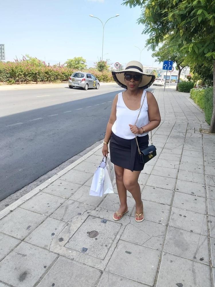 16P African mature mom