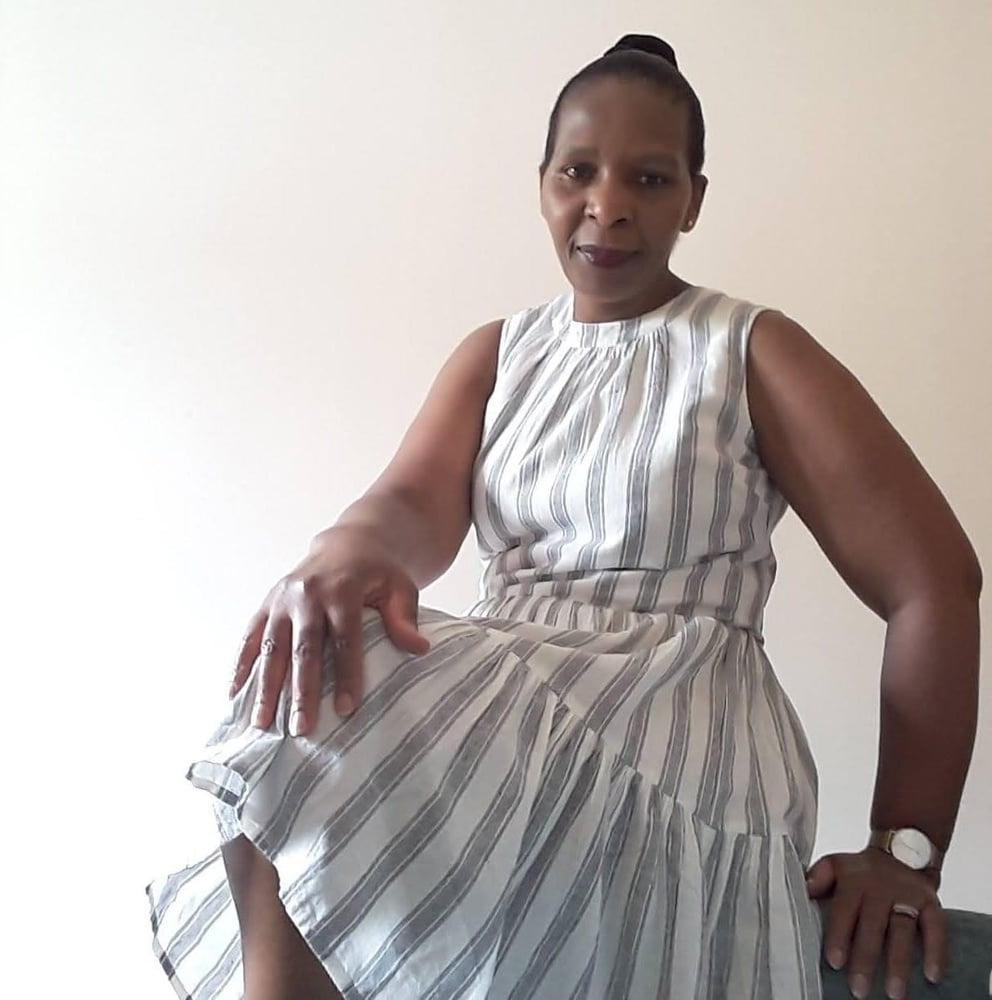 16P African mature mom