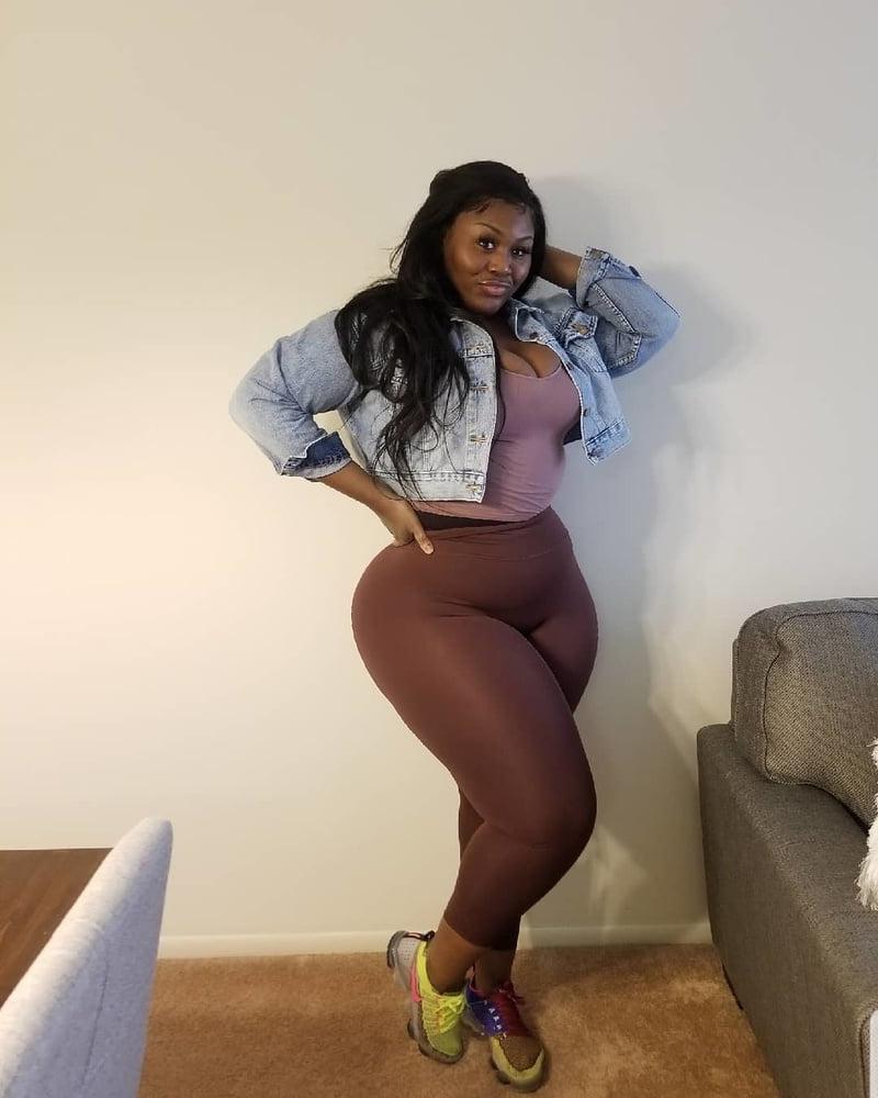 25P African Big Booties