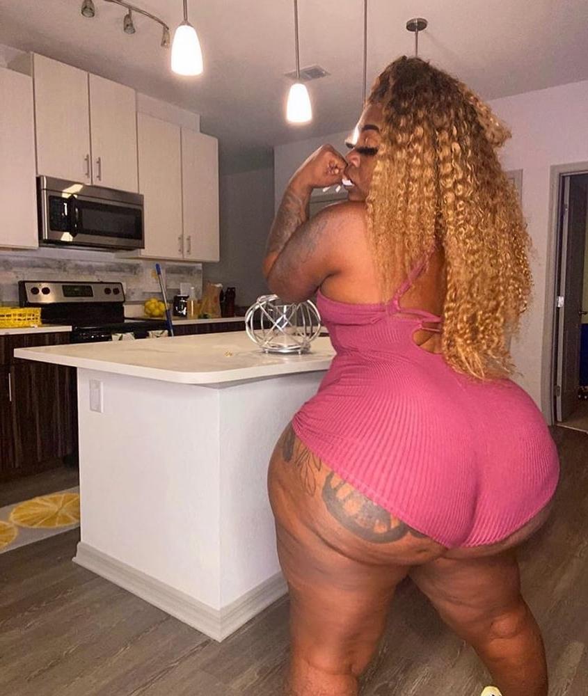 25P African Big Booties