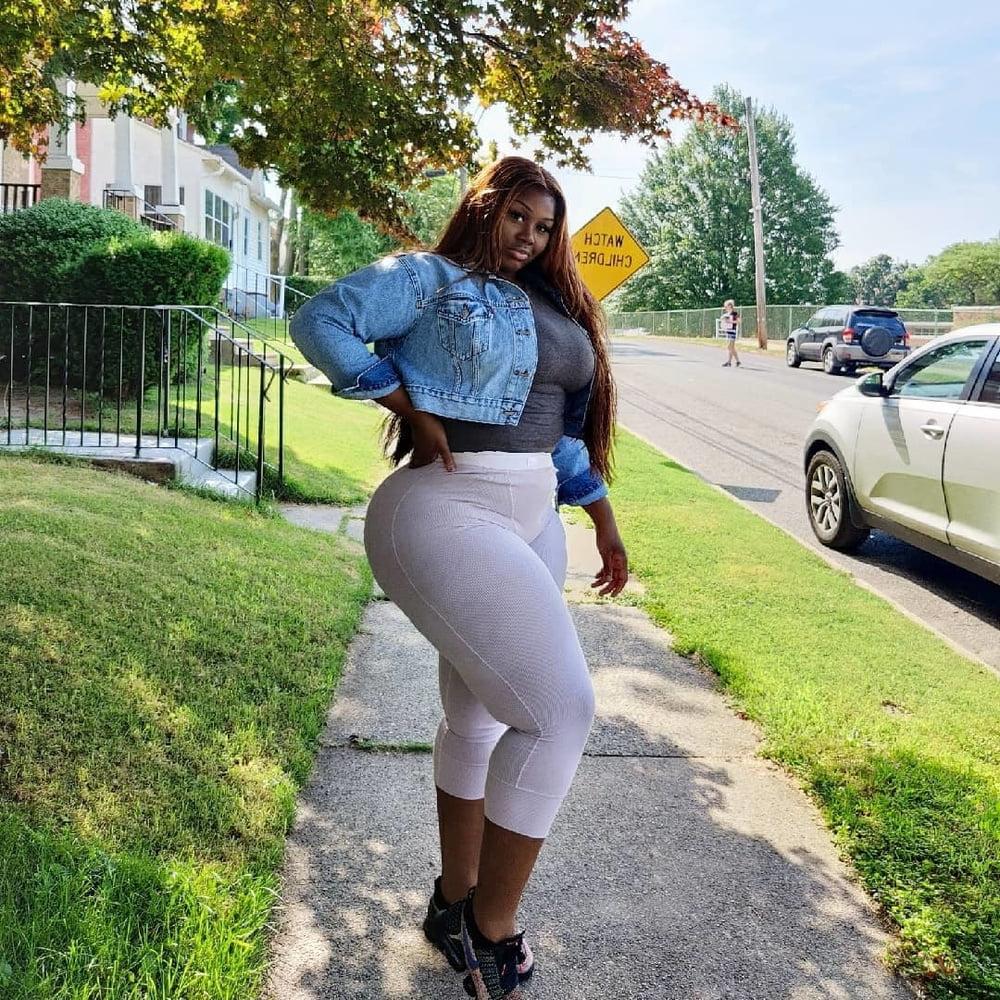 25P African Big Booties