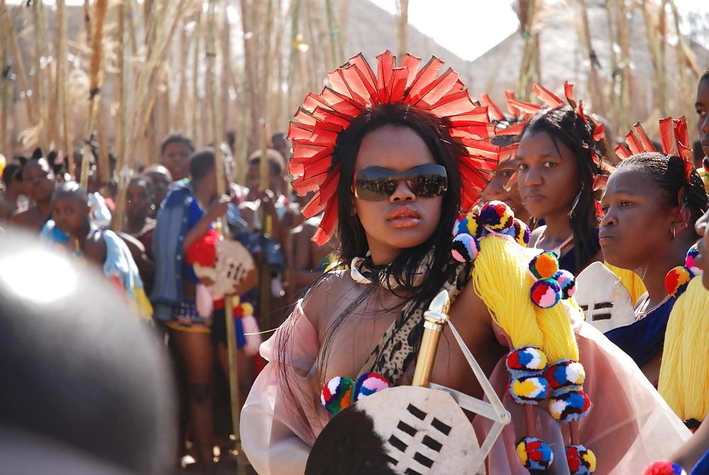 25P African Tribes - Solo Girls