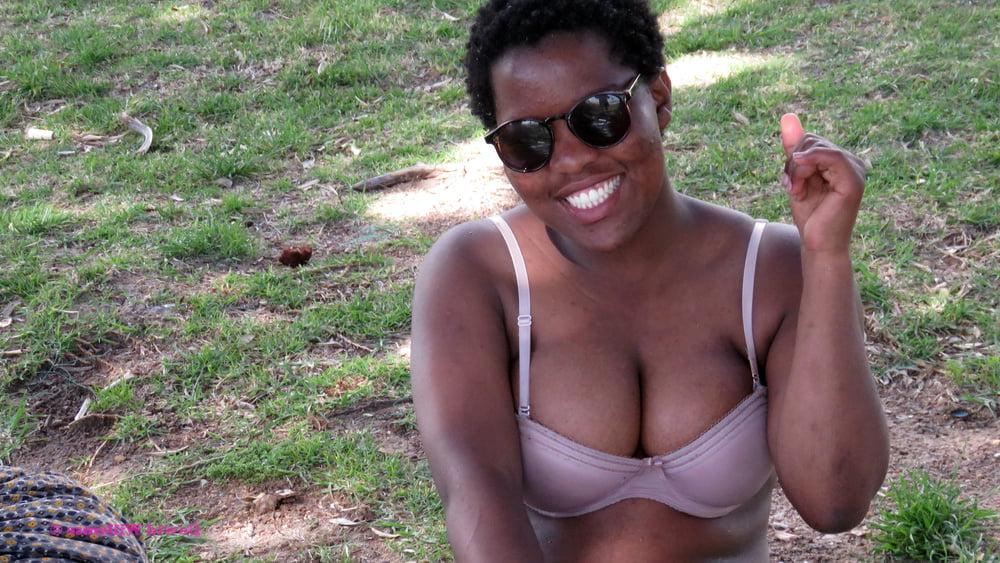 10P South Africa - Girls posing 10
