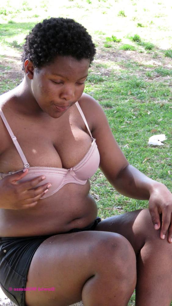 10P South Africa - Girls posing 10