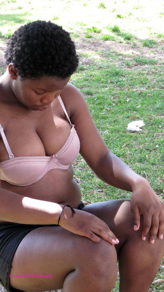 10P South Africa - Girls posing 10