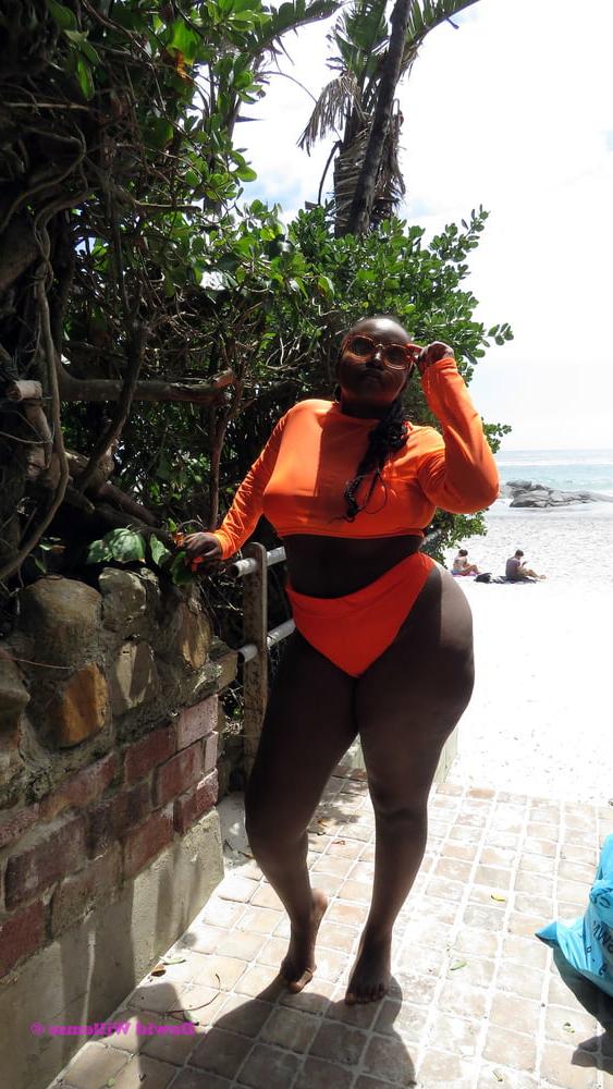 25P South Africa - Girls posing