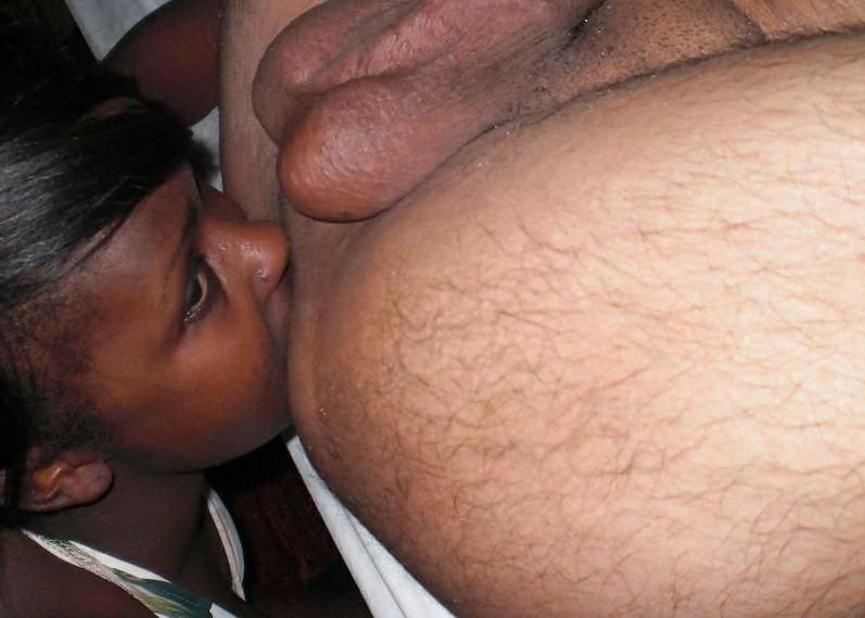 15P AFRICAN HOOKER GETTING STUFFED IN THE ASS