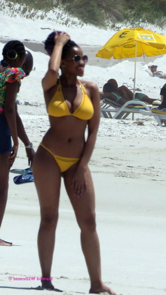 13P South Africa - Girls posing 08