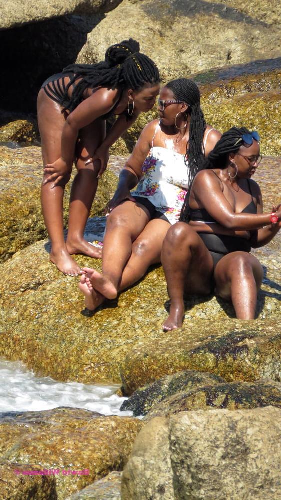 25P South Africa - Grils posing 12