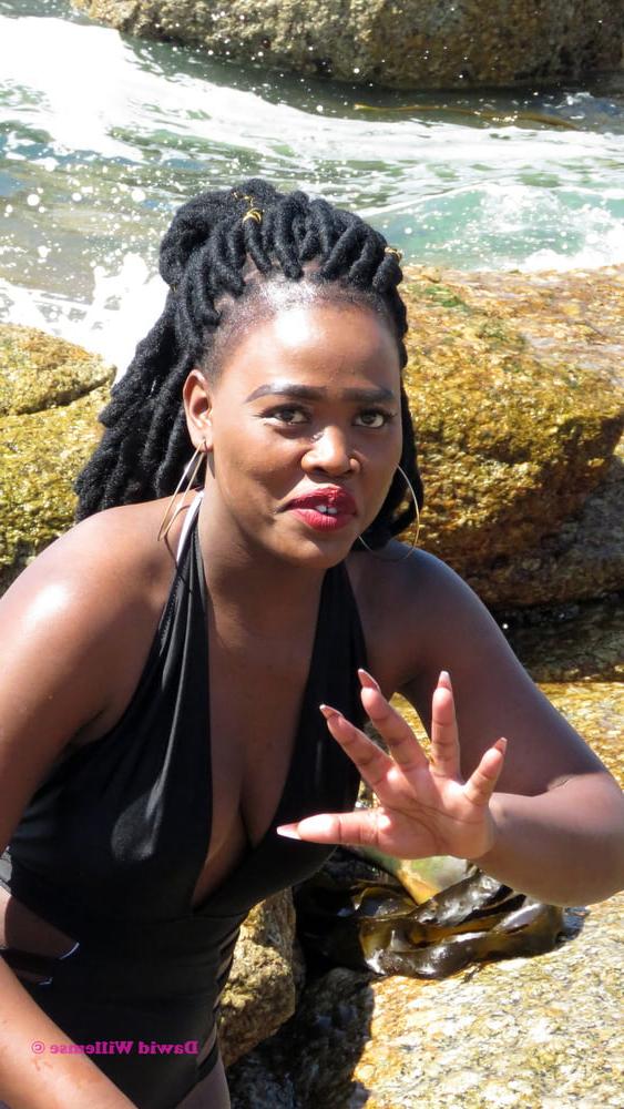 25P South Africa - Grils posing 12