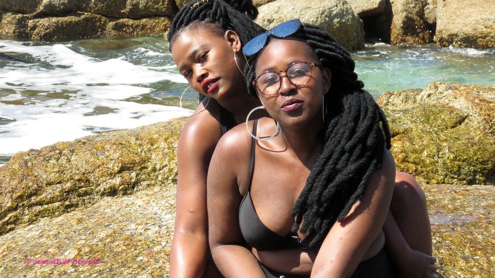 25P South Africa - Grils posing 12
