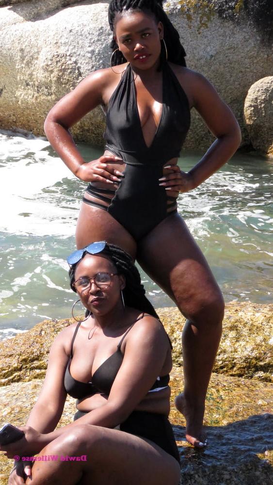 25P South Africa - Grils posing 12