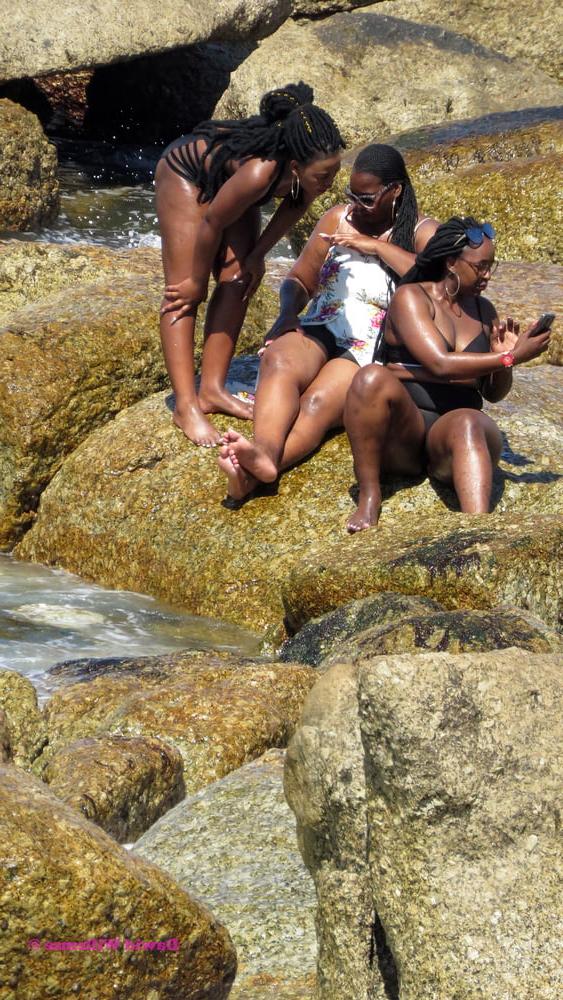 25P South Africa - Grils posing 12