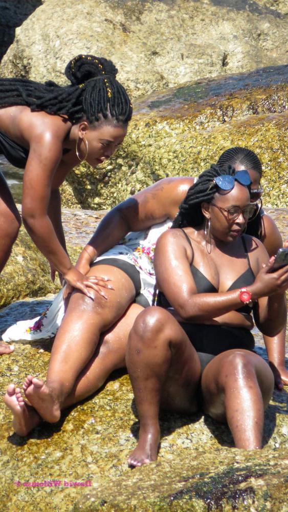 25P South Africa - Grils posing 12