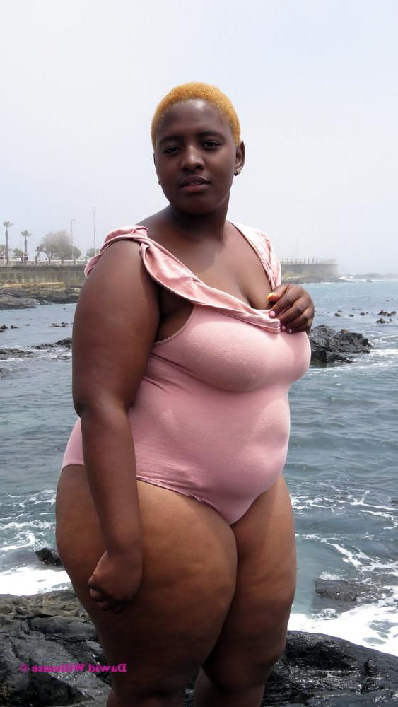 21P South Africa - Girls posing 03