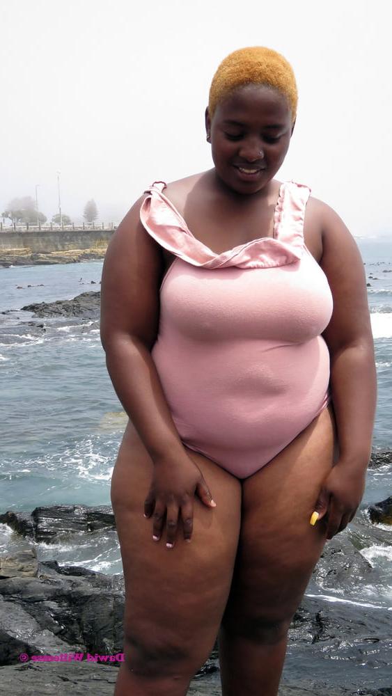 21P South Africa - Girls posing 03