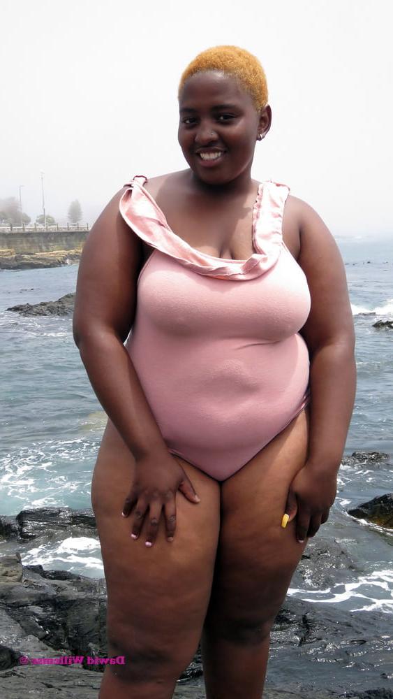 21P South Africa - Girls posing 03