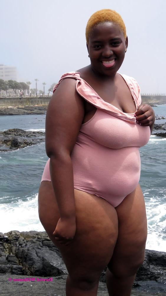 21P South Africa - Girls posing 03