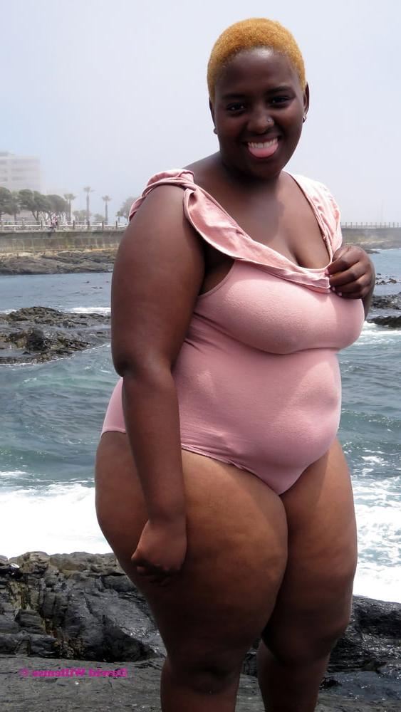 21P South Africa - Girls posing 03
