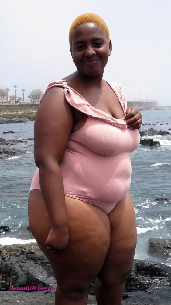 21P South Africa - Girls posing 03