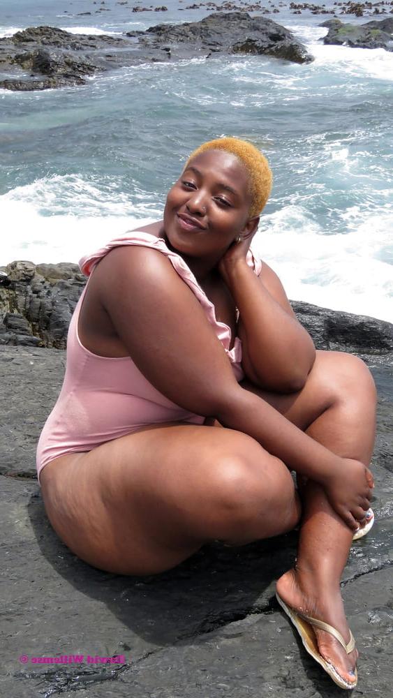 21P South Africa - Girls posing 03