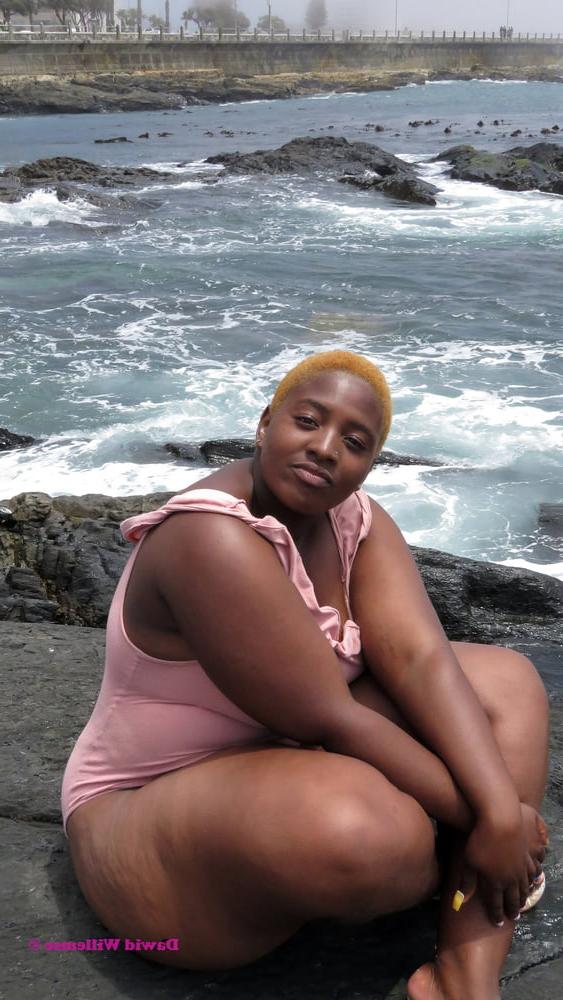 21P South Africa - Girls posing 03