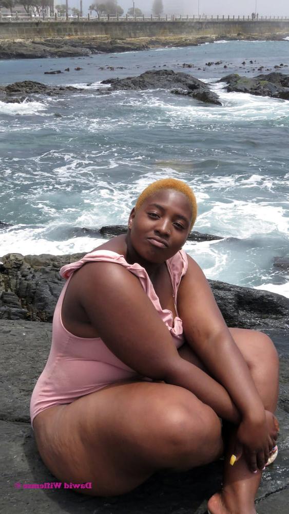 21P South Africa - Girls posing 03