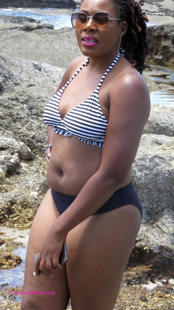 13P South Africa - Girls posing 06