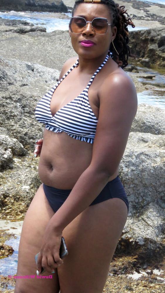 13P South Africa - Girls posing 06