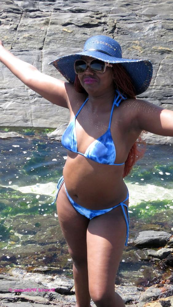 20P South Africa - Girls posing 07