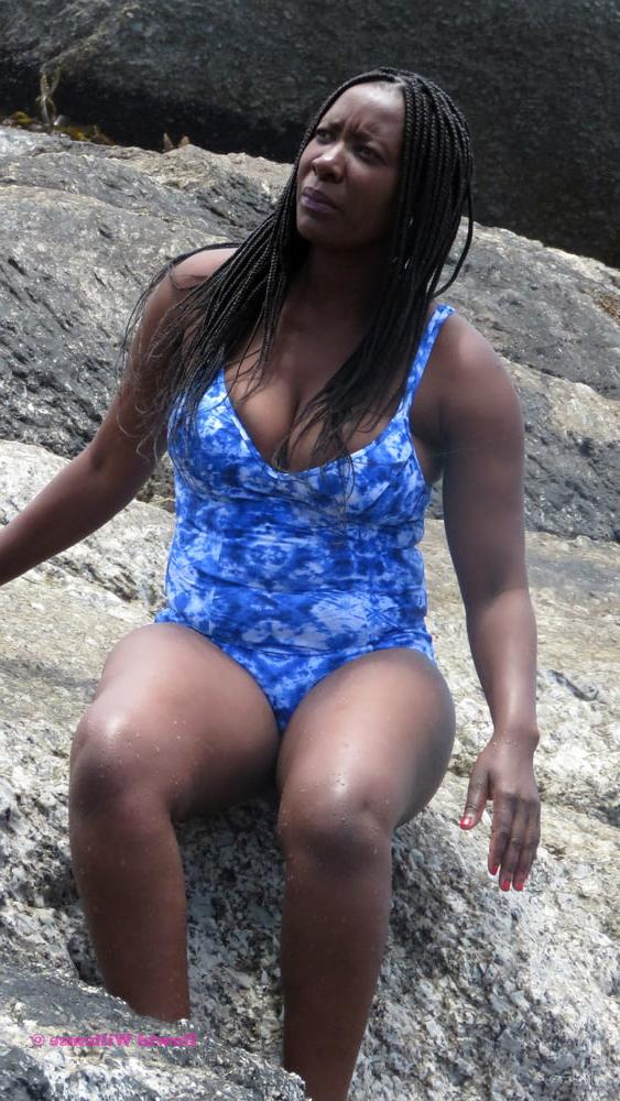 24P South Africa - Girls posing 04