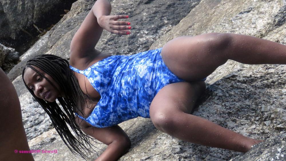 24P South Africa - Girls posing 04